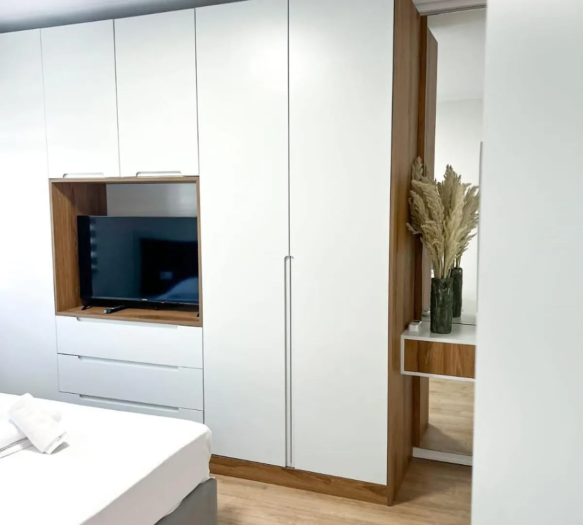 Komuna Parisit New Apartment Tirana Albania