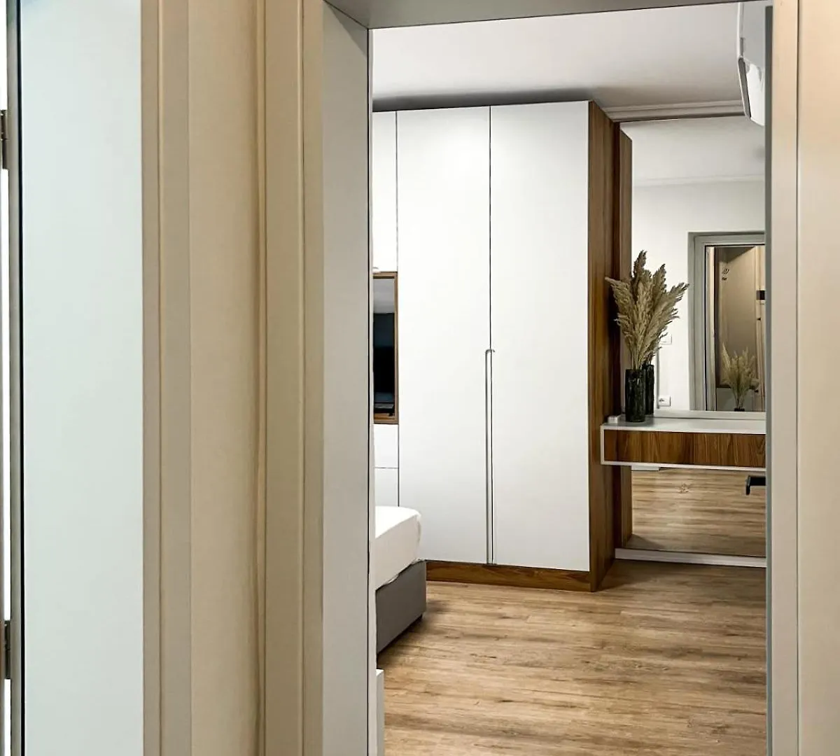 Komuna Parisit New Apartment Tirana