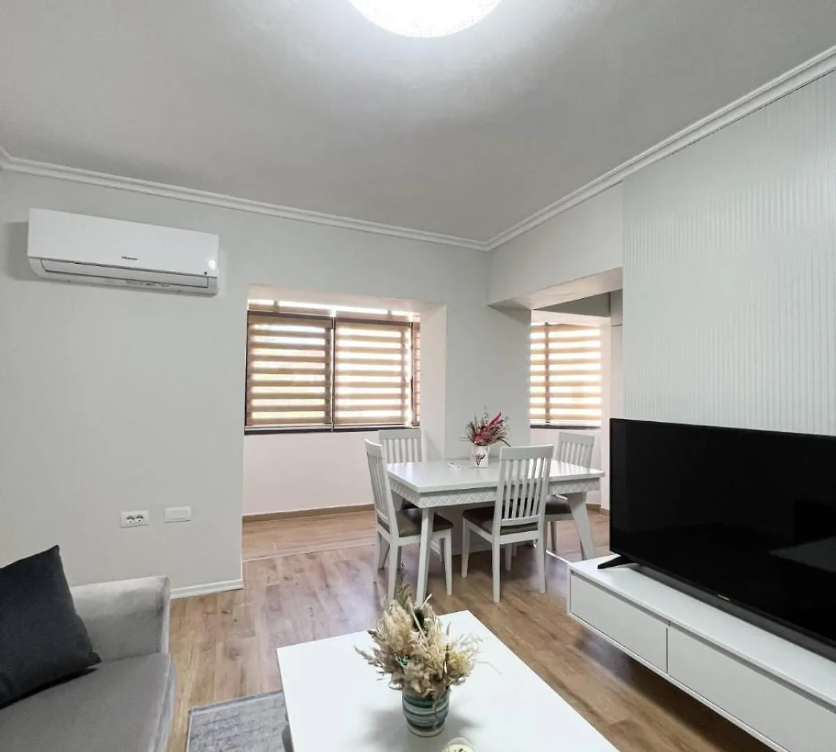 Komuna Parisit New Apartment Tirana Albania