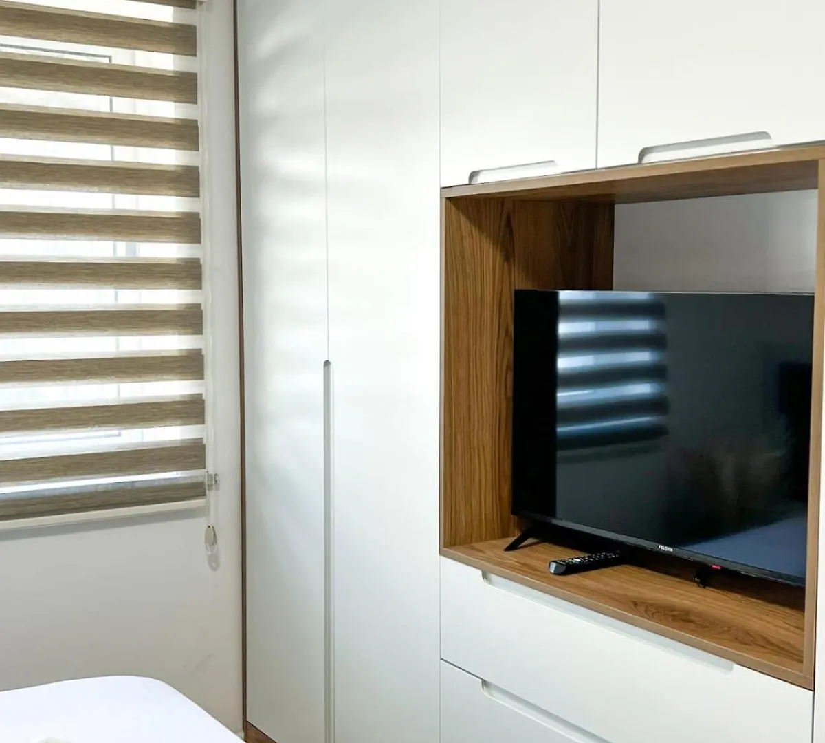 Komuna Parisit New Apartment Tirana Albania